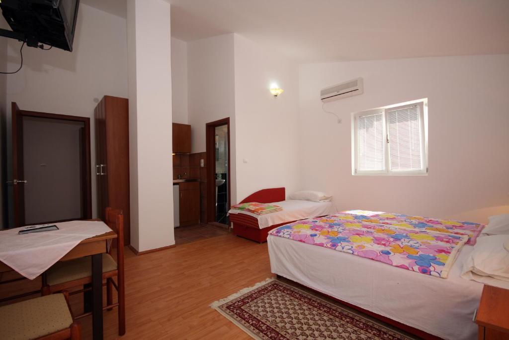 Apartments Raicevic Budva Kamer foto