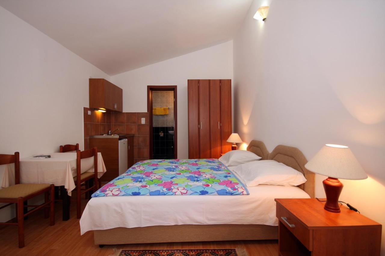 Apartments Raicevic Budva Kamer foto