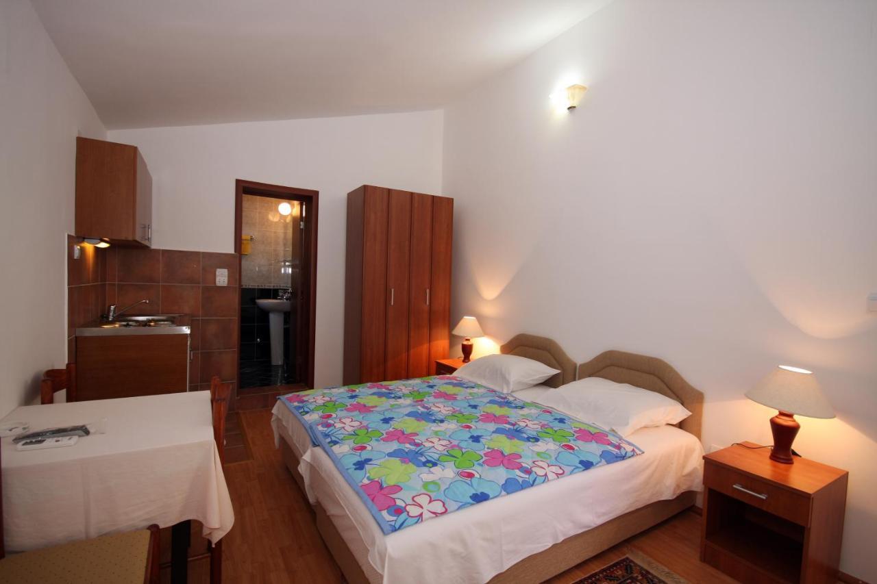 Apartments Raicevic Budva Kamer foto